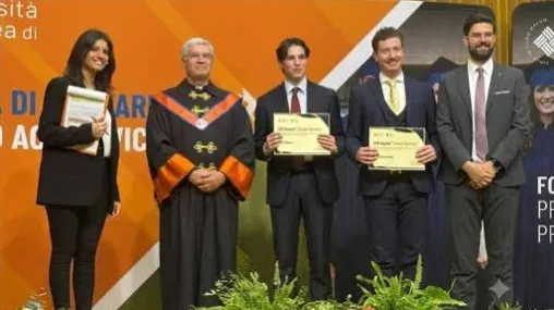 La premiazione del progetto di dermatologia all'Università Europea di Roma